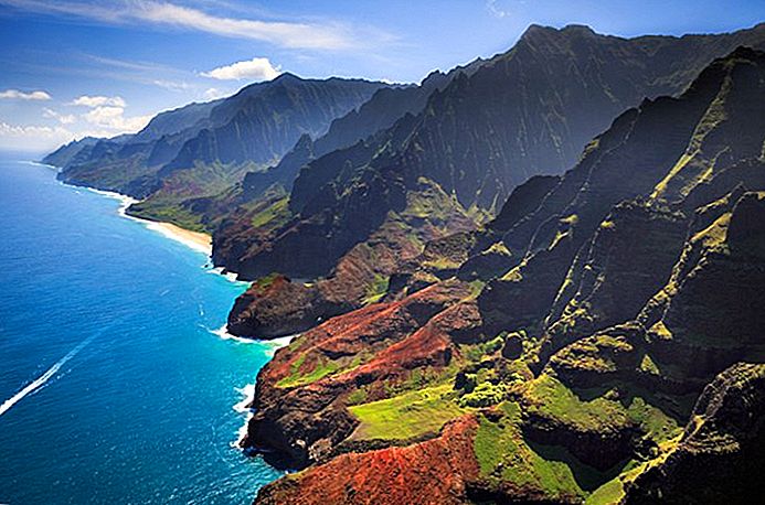 9-top-rated-tourist-attractions-on-kauai나팔리어 해안 주립공원.jpg